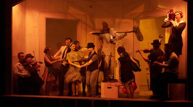 spectacolul tinerii barbari la festivalul drama