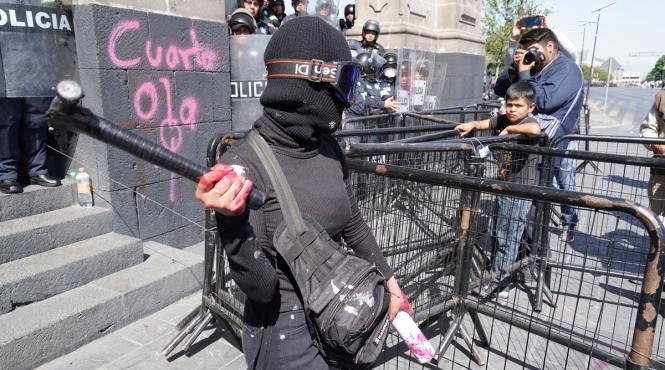 val violente monterrey cadavre parti corpuri persoane