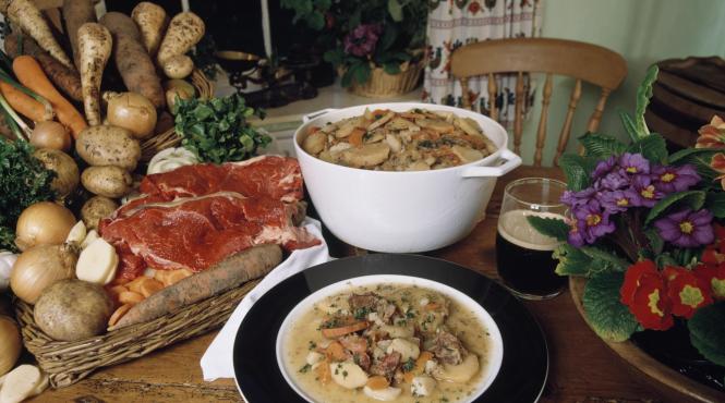 metoda simpla si eficienta de indepartare a mirosului neplacut din caserolele de plastic