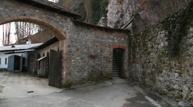 aur tismana tezau romania pestera parau