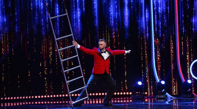 michael alaves s a calificat in finala sezonului 15 iumor emisiunea lider detasat de audienta