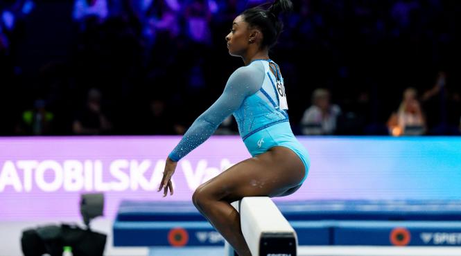 record absolut simone biles medalii aur