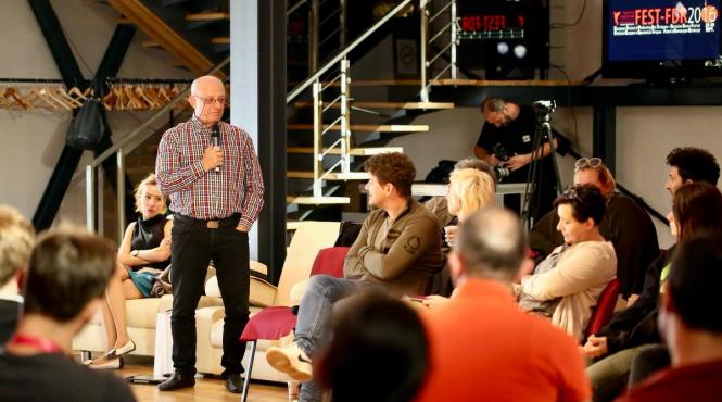 intalnire lansare de carte cu actorul mihai malaimare