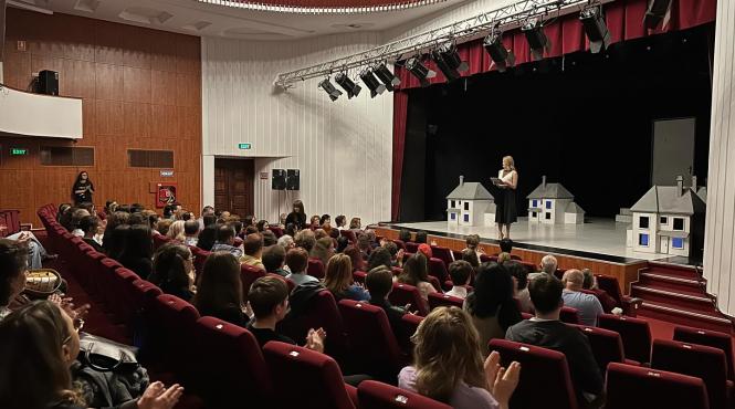 saptamana teatrului tanar 10 continua la teatrul george ciprian buzau pana pe 21 octombrie