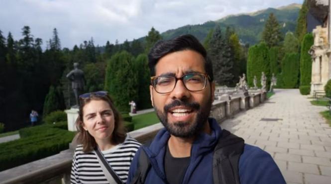 cuplu americani vizita castelul peles arata castel dracula incredibil