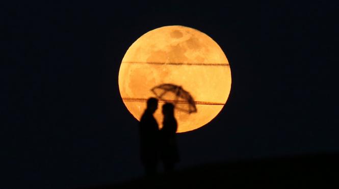 eclipsa totala luna plina taur influenta zodii