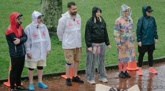 america express lider de piata masina echipei aris si alexia eram trasa pe dreapta in timpul cursei a fost exact ca in serialul narcos