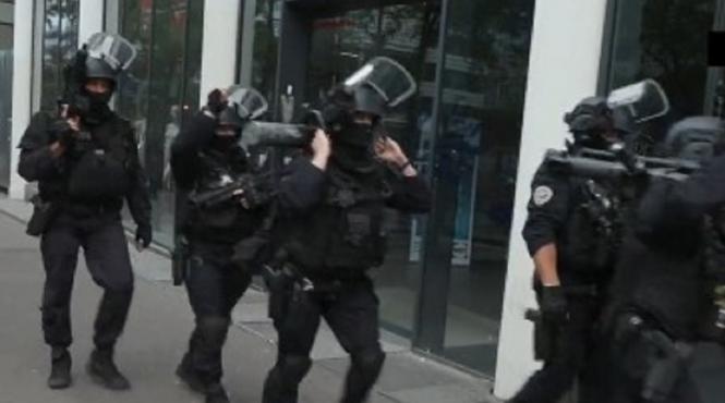 politia impuscat femeie glorificare terorismul paris