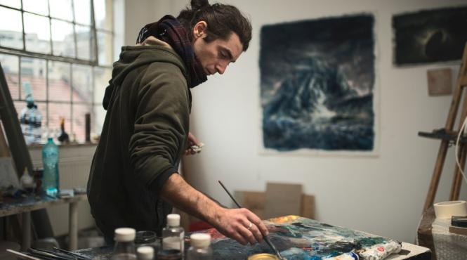 brasov gazduieste expozitia tot ce ai vazut se va implini de andrei gamart lucrari din colectii private si o retrospectiva a ultimilor 10 ani de activitate printr un efort public privat intre muzeul de arta din brasov si mobius gallery