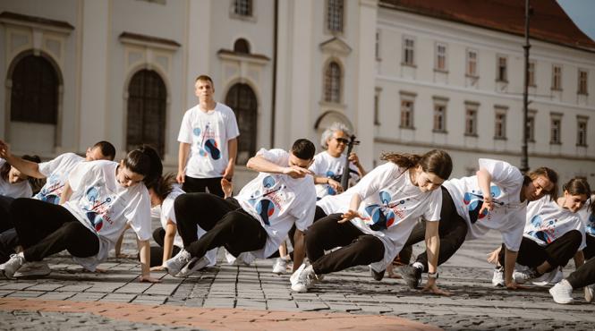 peste 60 de artisti din romania si din norvegia au dat viata unuia dintre cele mai ample proiecte de promovare a artei contemporane roway normania