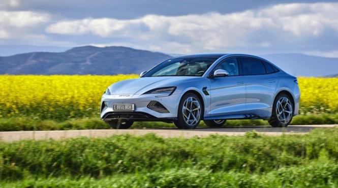 vehicul electric profit record byd