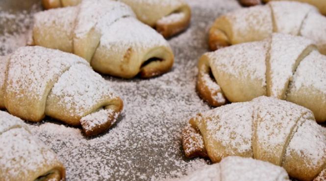 cornulete fragede nuca