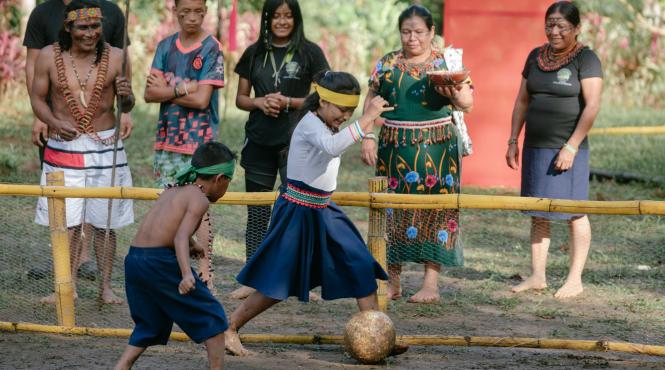 joc de amuleta memorabil pe drumul soarelui concurentii america express sunt primii vizitatori europeni ai unui trib amazonian