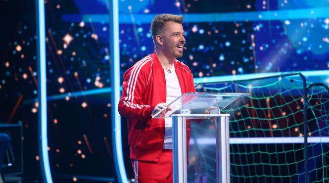 cristian pulhac roast de zile mari pe scena iroast diseara la antena 1 a fluierat craciunescu la mai multe meciuri decat am fluierat eu dupa fete prin baruri