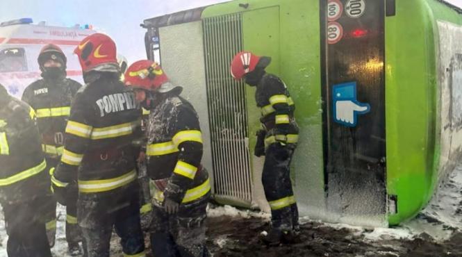 plan rosu ialomita autocar 40 pasageri rasturnat