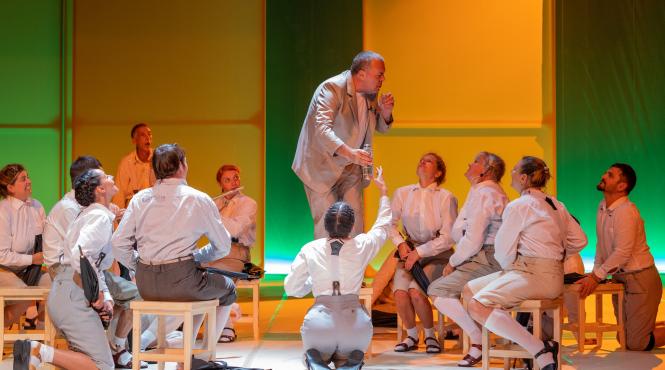 de 1 decembrie constantin chiriac si actorii tnrs joaca la theatre de la ville paris spectacolul cadou si pe scena digitala pentru publicul din romania europa si intreaga lume