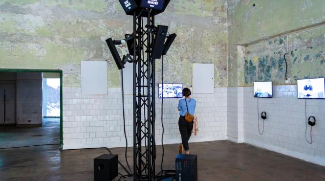 viitorul asa cum si l imagineaza tinerii in expozitia this is not my youthopia intre 5 15 decembrie la timisoara