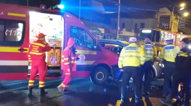 femeie spulberata ambulanta trecere pietoni lugoj