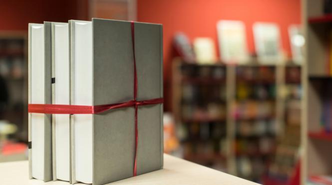 top 3 carti de la bookzone pe care le poti oferi cadou de craciun