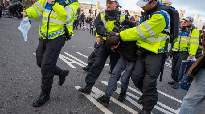 politisti ranti meciul aston villa legia varsovia