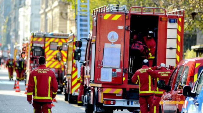 atac terorist paris turnul eiffel