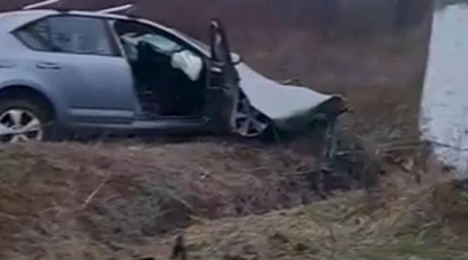 redactor sef adjunct gsp tentativa sinucidere dat afara intrat stalp masina