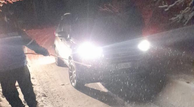 turisti blocati gheata scarisoara neechipati iarna interventie jandarmi