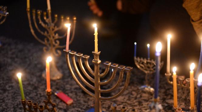 hanuka ritual sarbatoare