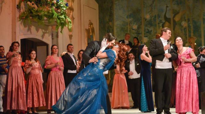 atmosfera festiva la trecerea dintre ani pe scena operei romane clujene