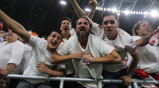 fan injunghiat mort suporteri sevilla interzis meci lens