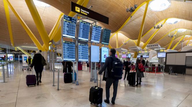 fenomen overbooking pasageri fara locuri avion