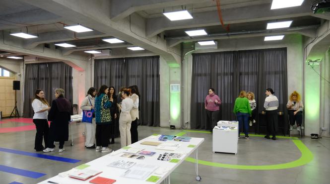 s a lansat graphic highlights un demers diploma show de sustinere si promovare a tinerilor artisti