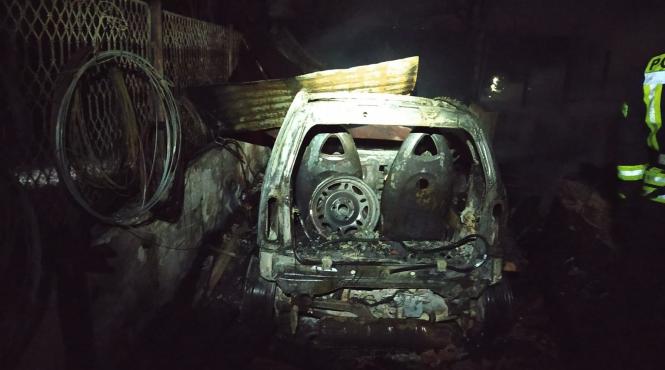 incendiu urias hunedoara doua masini patru anexe facute scrum proprietar evacuat