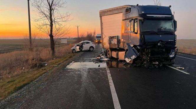 accident ialomita camion 3 autoturisme victime multiple 3 morti