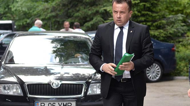 ministru al educatiei liviu pop pusl primaria baia mare