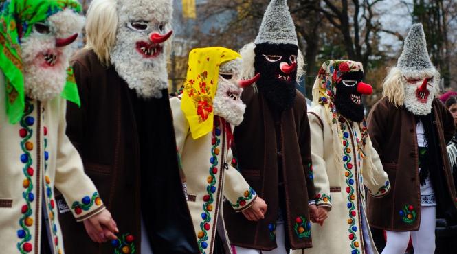 semnificatie an nou brezaia colinde ospat mascati