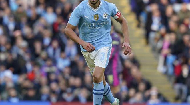 sase jucatori ai lui man city numiti in echipa masculina a anului fifpro 11
