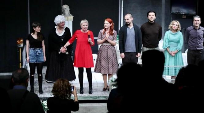 ordinul national pentru merit in grad de cavaler conferit adei hausvater directorul general al teatrului national mihai eminescu din timisoara