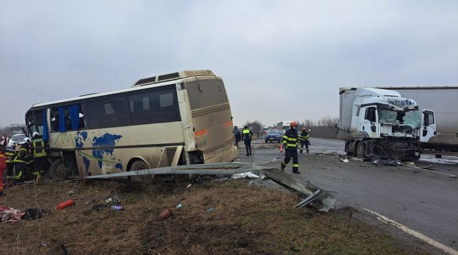 accident sanandrei tir autobuz planul rosu