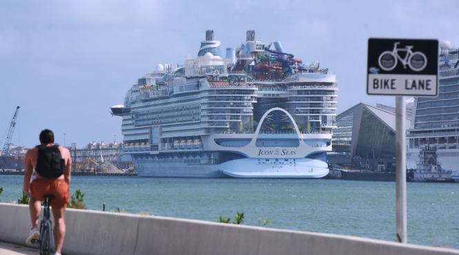 cel mai mare vas croaziera calatoria inaugurala miami