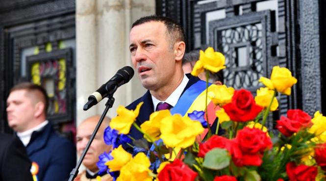 iulian dumitrescu cj prahova demisioneaza functii pnl nu si functii publice