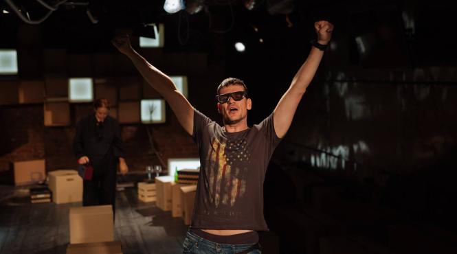 tudor chirila si mihaela sirbu se intorc pe scena unteatru in spectacolul in a forest dark and deep