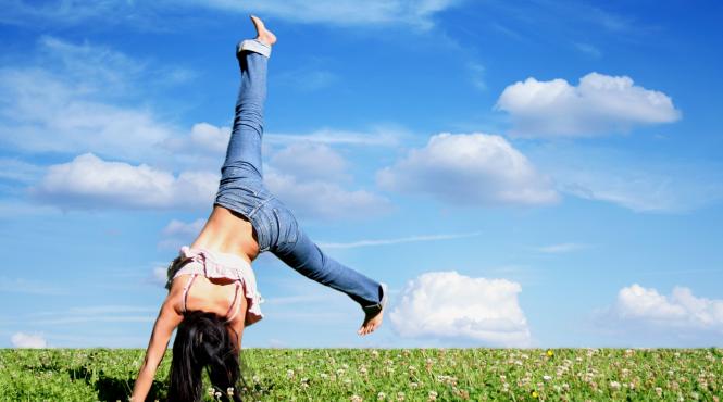 jomo opus fomo termen bucurie viata detoxifiere social media