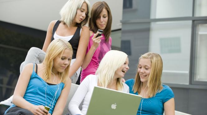 generatia z opinii socio politice afecteaza grav relatii dragoste