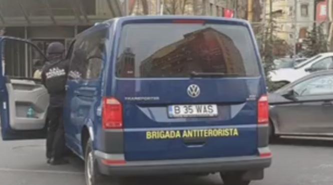 scoala cladire birouri cluj evacuate amenintare bomba