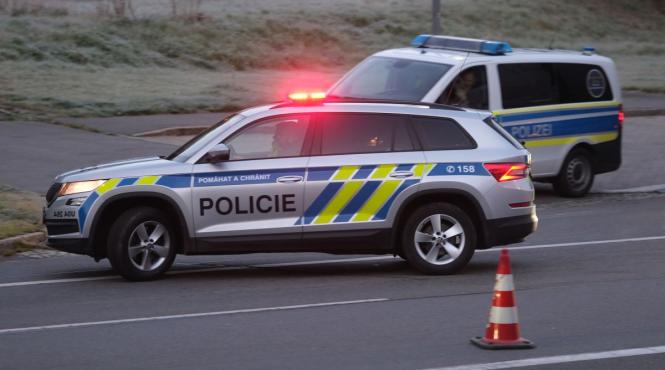 accident grav in polonia o masina a intrat in multime ranind 17 persoane inclusiv trei copii doua dintre victime sunt in stare critica