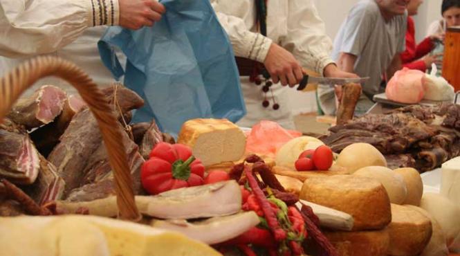 targ produse traditionale romanesti piata sudului bucuresti weekend
