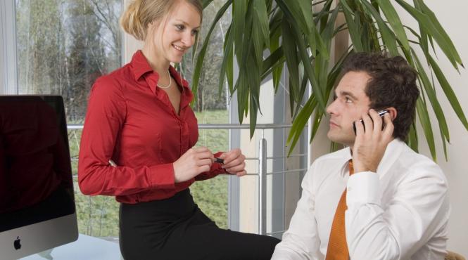 8 semne amicul tau indragostit secret