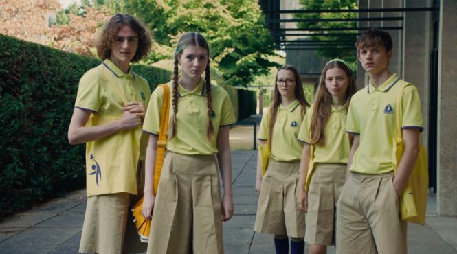 club zero despre tulburari de alimentatie supraconsum si sectantism intr o comedie neagra de jessica hausner cu mia wasikowska si sidse babett knudsen