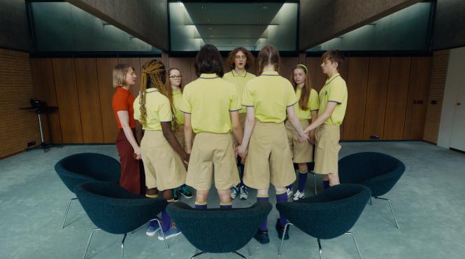 comedia neagra club zero selectata la cannes si nominalizata la palme d or va avea premiera in cinematografe